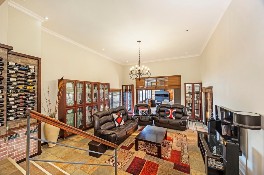 4 Bedroom Property for Sale in Van Riebeeckshof Western Cape